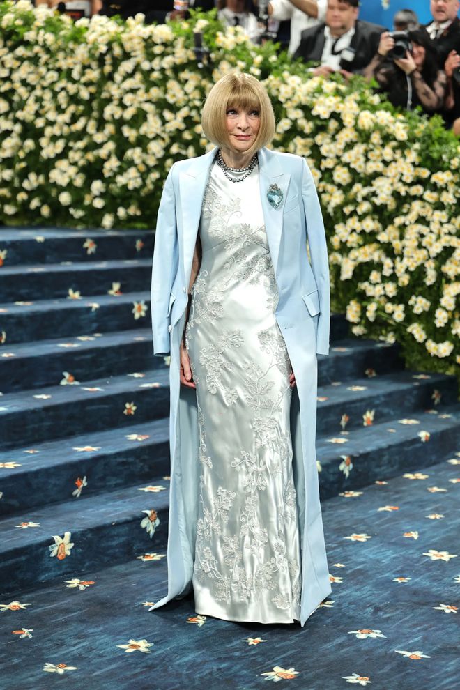 高端服裝設(shè)計(jì)劉雯冷艷、安妮·海瑟薇美出新高度！本年Met Gala終究誰(shuí)贏了？